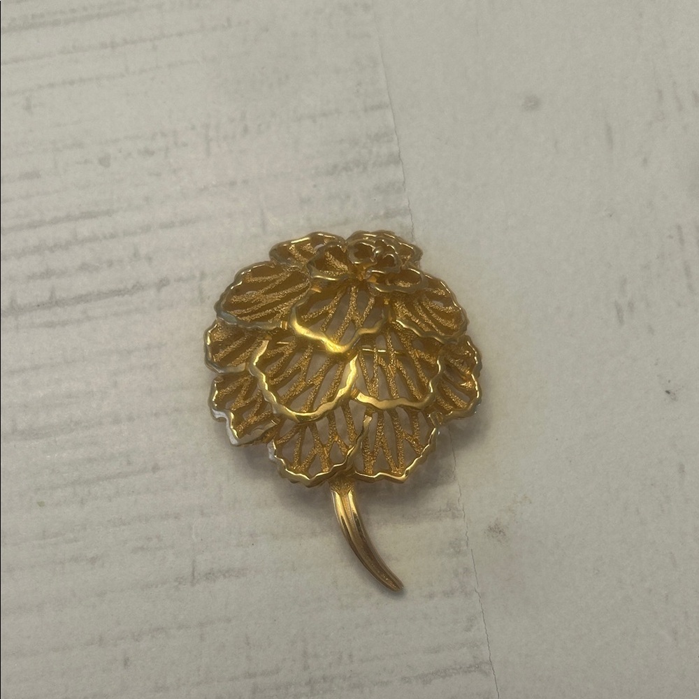 Vintage Crown Trifari Gold Tone Filigree Floral Brooch Pin 2" Signed Textured